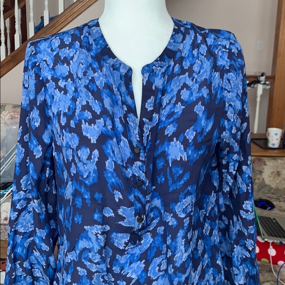 Banana Republic Blue silk blouse